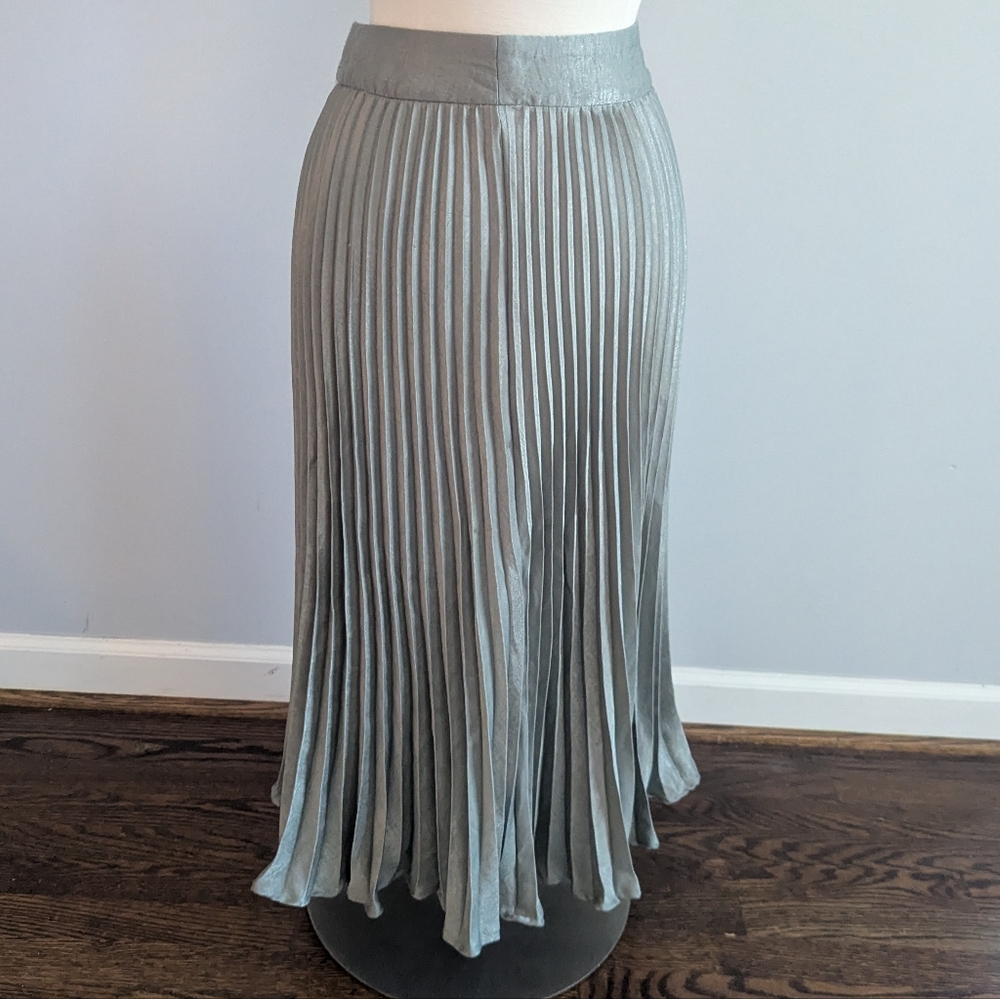 Women's Well Worn Sage Green Pleated Silky Skirt 6 Aline Holiday